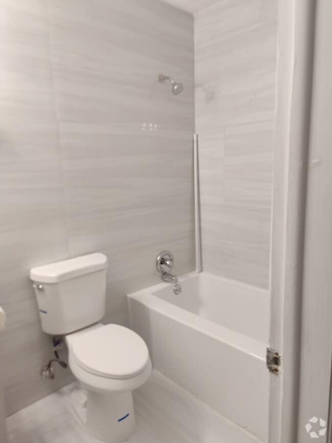 Building Photo - 425 SE 23rd St Unit 4 Rental