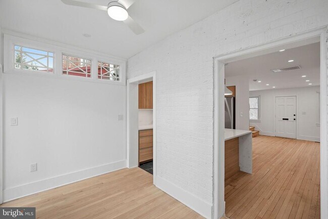 Photo - 2028 Tunlaw Rd NW