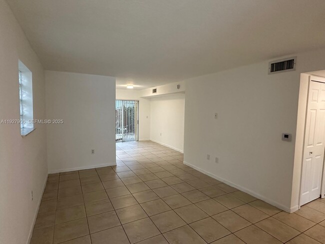 Photo - 2911 SE 13th Rd Unit 101-40