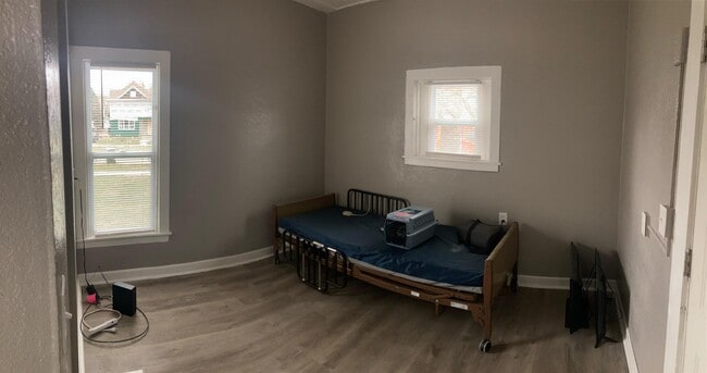 826 W 3rd St Unit 2