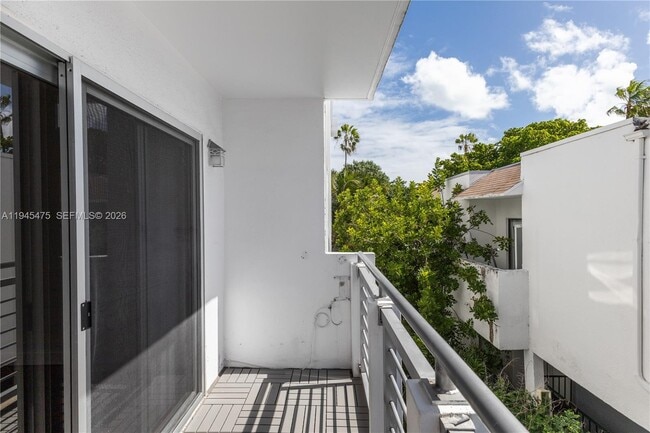 Photo - 716 Michigan Ave Unit 402