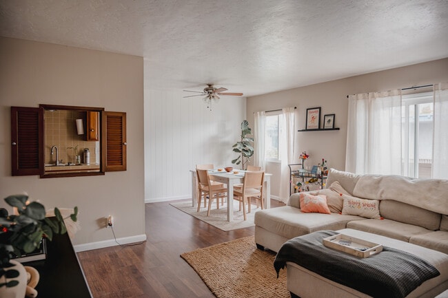 Photo - 340 Moss St Unidad C-4