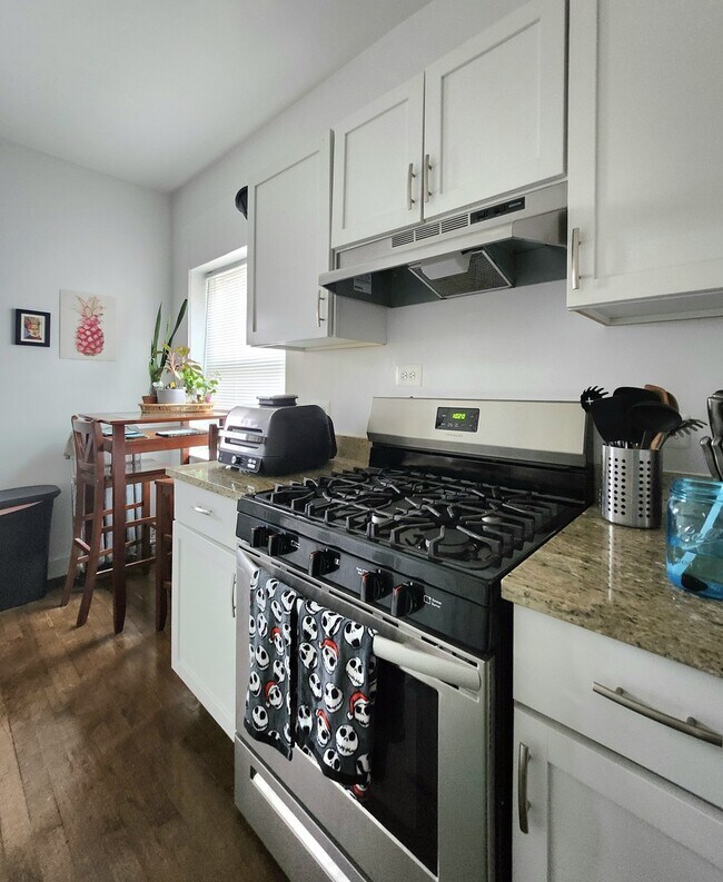 Photo - 4424 N St Louis Ave Unit 2A