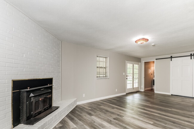 Photo - 4361 Hillcrest Dr