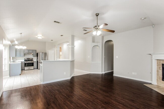 Photo - 1618 Allen Dr