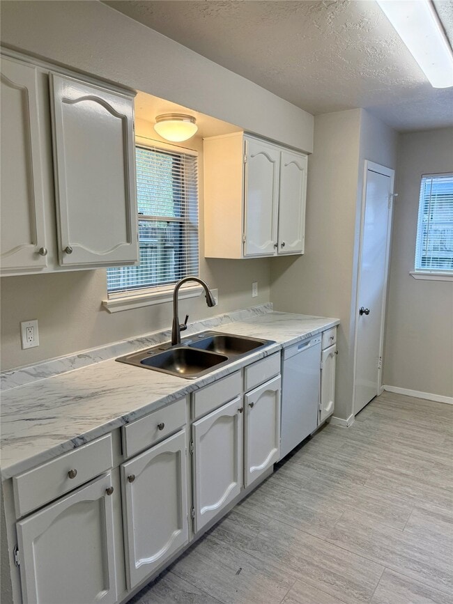 Photo - 3507 Almondwood Dr