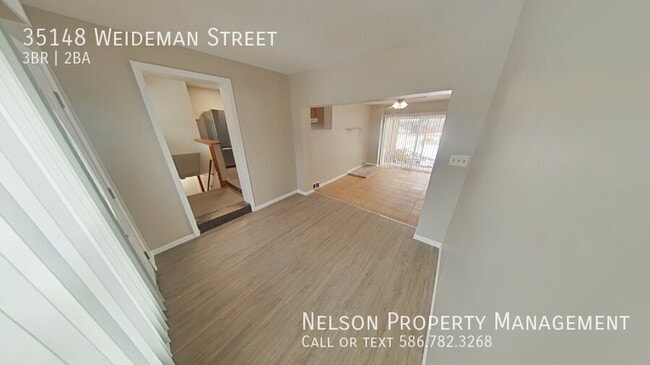 Photo - 35148 Weideman St