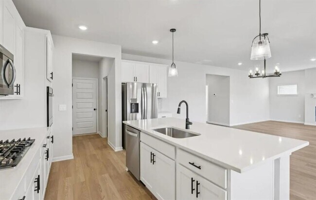 2828 Sweet Red Cir