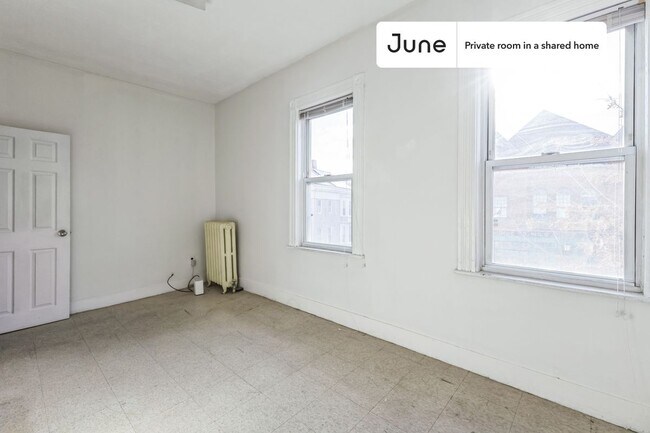 Photo - Room in Shared 5 bed/1 bath home Unidad D