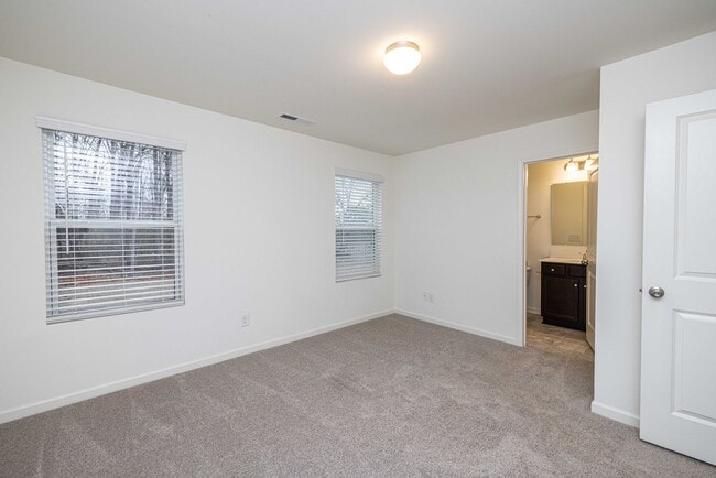 Photo - Charming 3-Bedroom End Unit Townhome Near Jack Alexander Blvd - MOVE IN SPECIAL