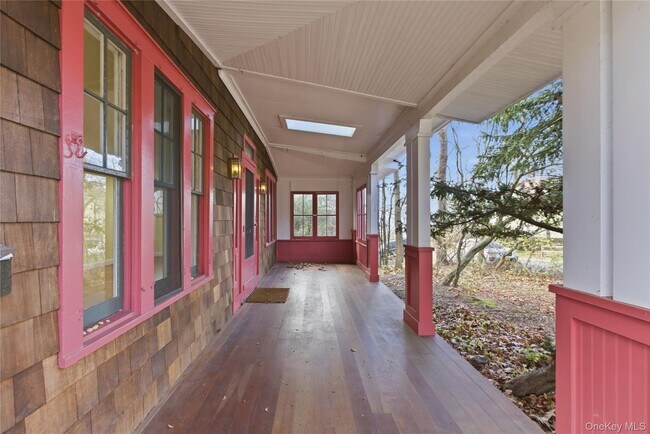 Building Photo - 62 Van Wyck St