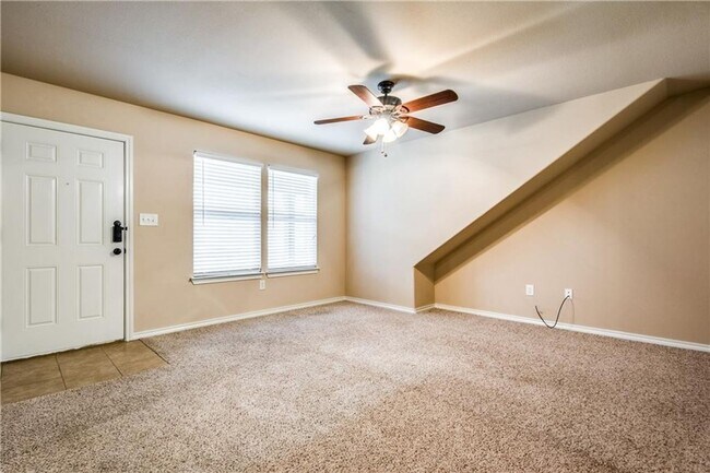 Photo - Come view this beautiful duplex!