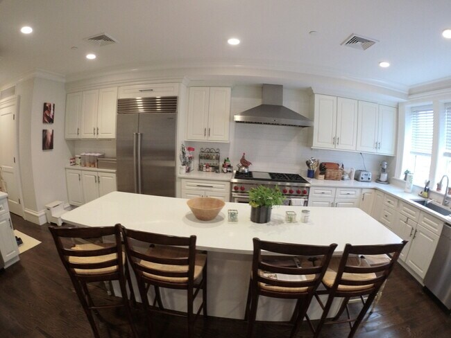 Photo - 11 Alton Pl Unit #2
