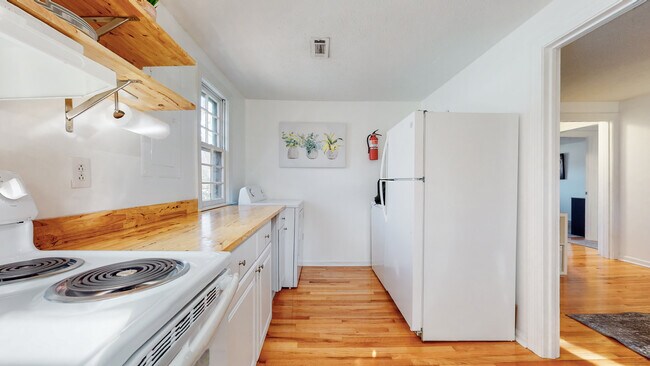 Photo - 1022 Granada Ave Apartments Unit B