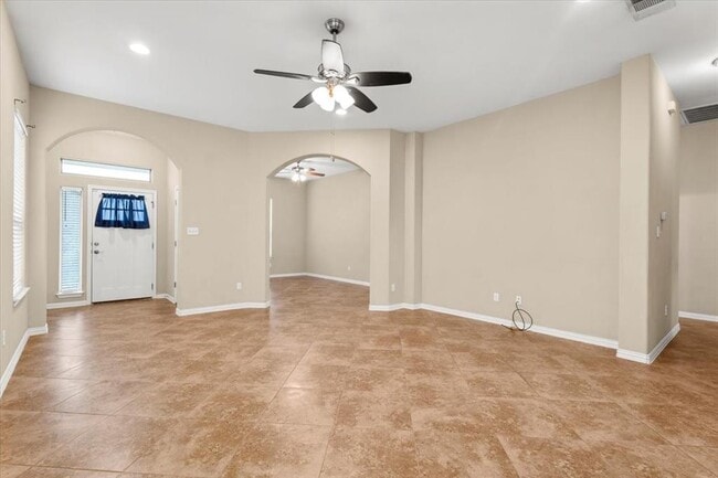 Photo - 105 Keo Keo Dr