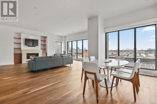 Photo - 90 George St Unité 402