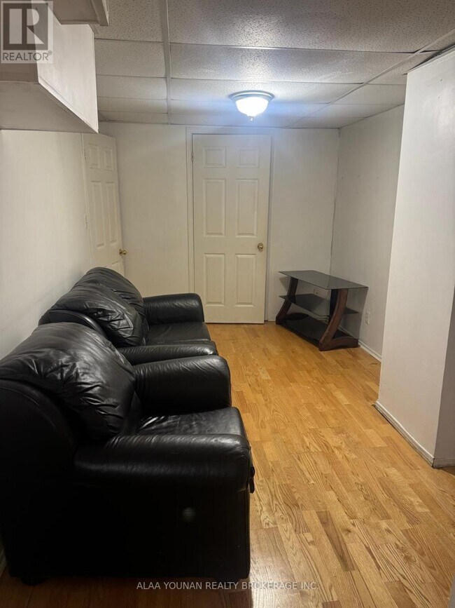 Photo - 62 Weather Vane Ln