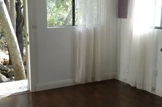 livingroom - 25605 Wildwood Dr