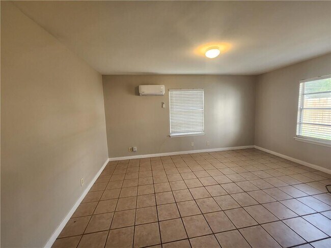 Photo - 607 Nelray Blvd