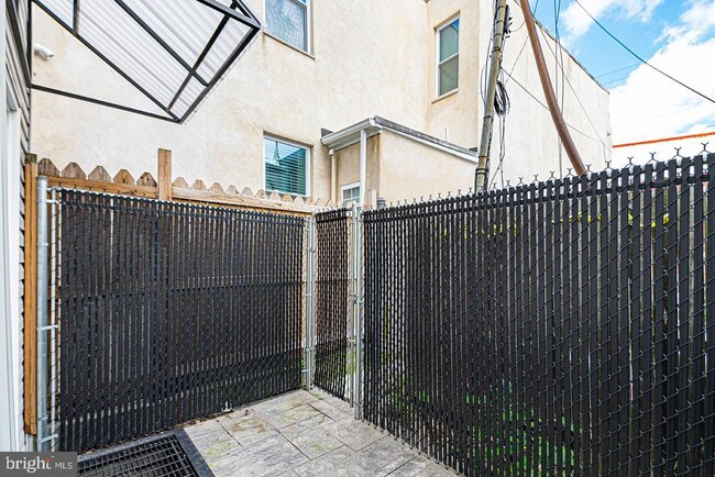 Photo - 2535 Annin St