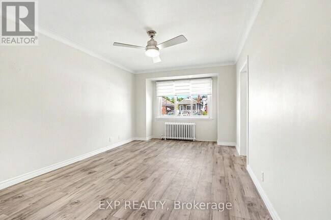 Photo - 1788 Keele St