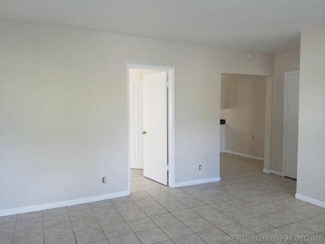 Photo - 300 SW 10th Ave
