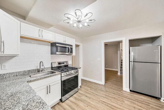 Photo - 600 Frasier St SE