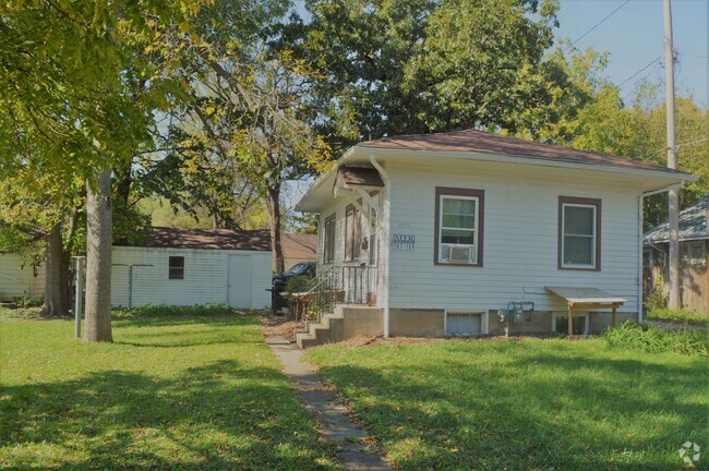 Building Photo - 107-109 N Maple Ave Rental