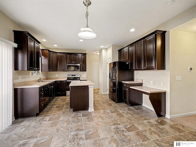 Photo - 8417 S 65th St