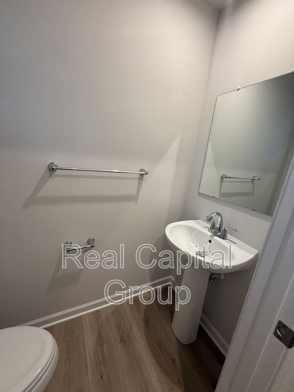 Photo - 106 South Dr