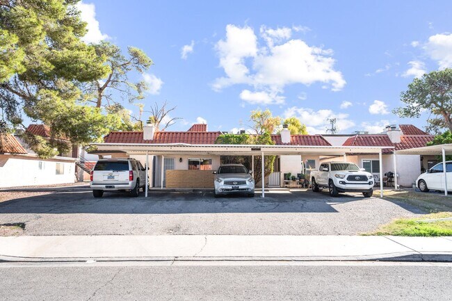 Building Photo - 2732 Eldora Cir Unit 2732 Eldora #A