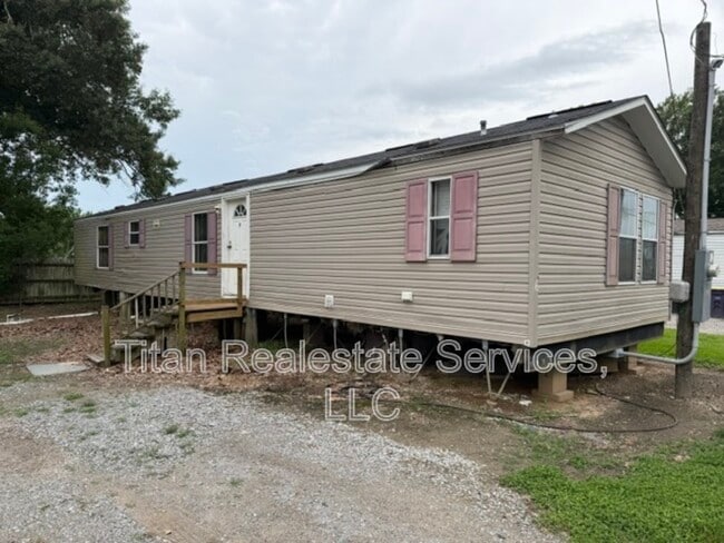 Building Photo - 1835 S Lake Arthur Ave
