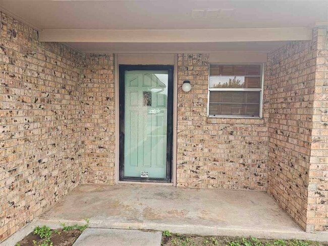 Photo - 1437 NW Great Plains Blvd