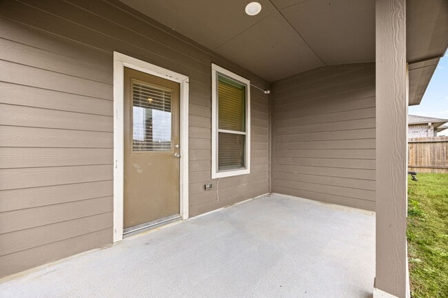 Photo - 15837 Roberto Clemente Ct