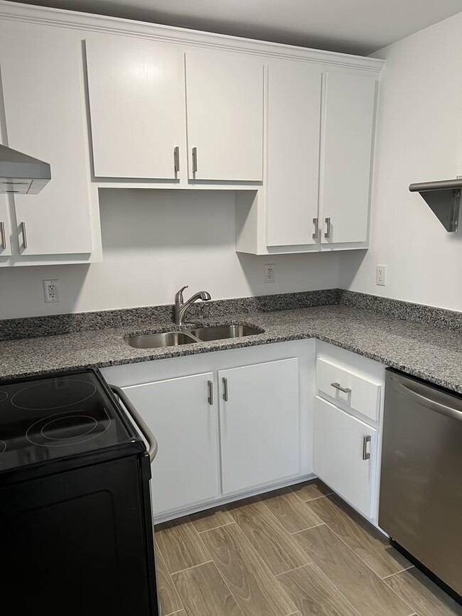 Photo - 244 Luden Dr Townhome