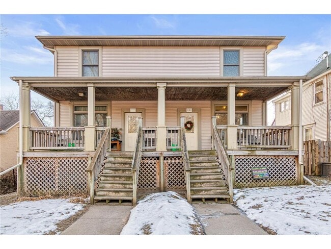 1012 Burgess St