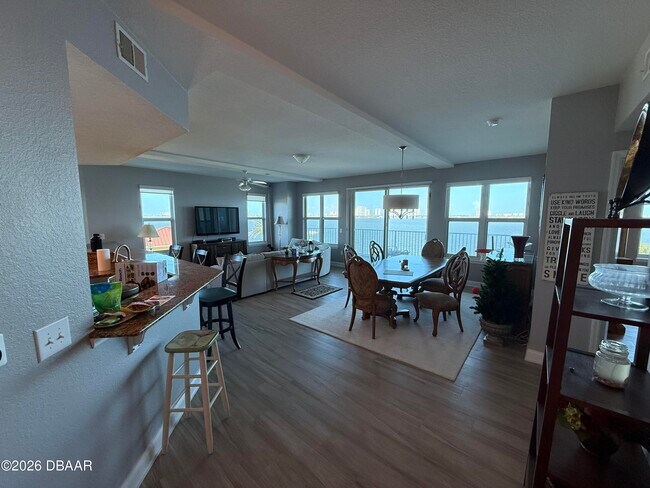 Photo - 2801 S Ridgewood Ave Unit 409