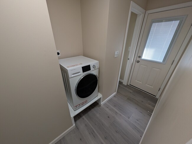 Photo - 407 Holiday Dr