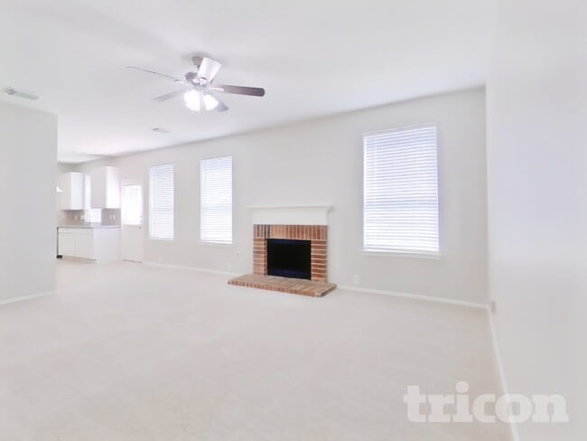 Photo - 18810 Woodbreeze Dr