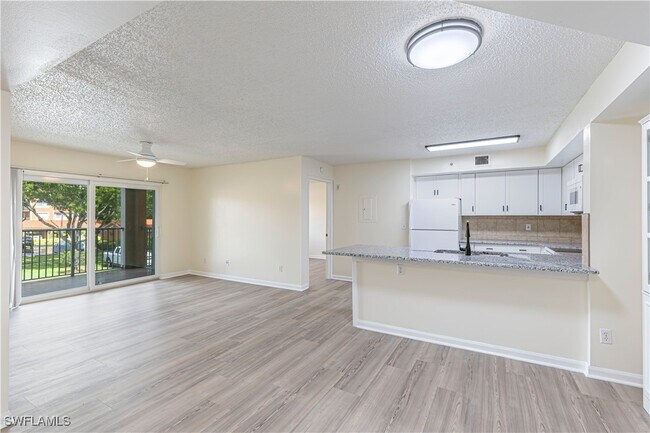 Photo - 1275 Wildwood Lakes Blvd Unidad 203