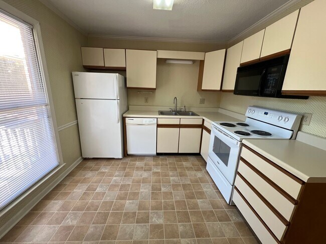 Photo - 2 Bedroom Community on the Corner of Baxte...