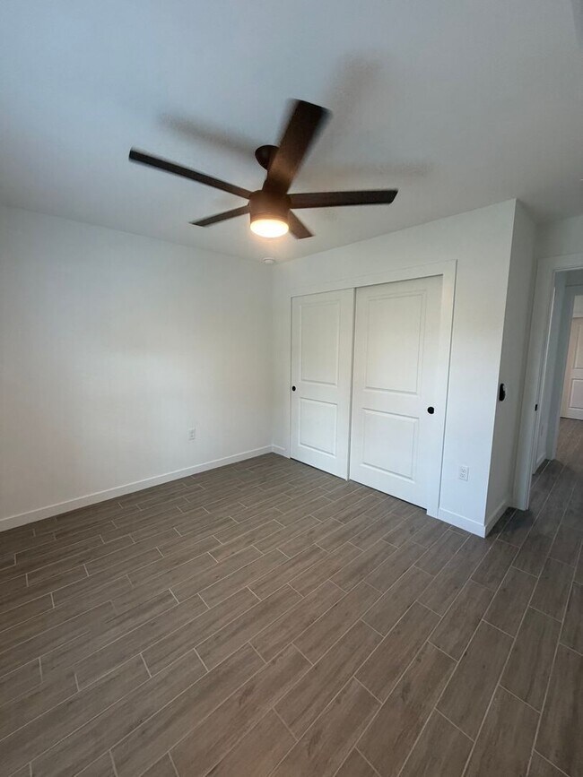 Photo - 2918 16th St W