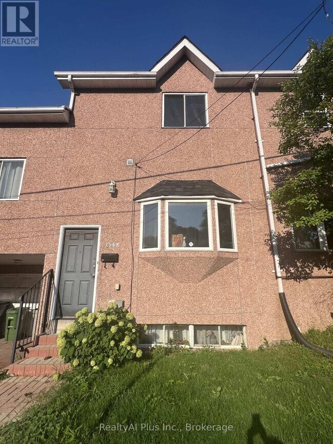 Photo - 1569A Kingston Rd