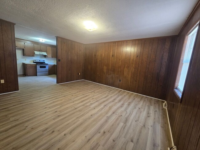 Building Photo - 76 Random Dr Unit C 76RAND