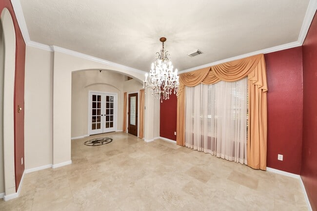 Photo - 2218 Longspur Ln