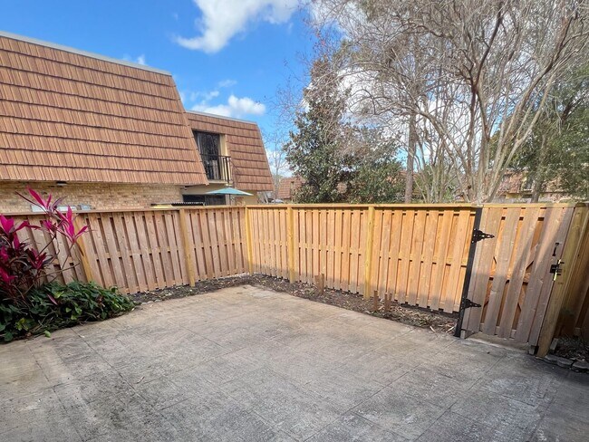 Photo - Two-Bedroom 2 story townhome- Prime location off Conroy near Millenia!!