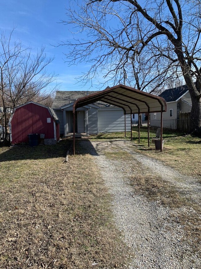Adorable home in Joplin! 2 bedroom, 1 bath... - House Rental in Joplin, MO | ForRent.com