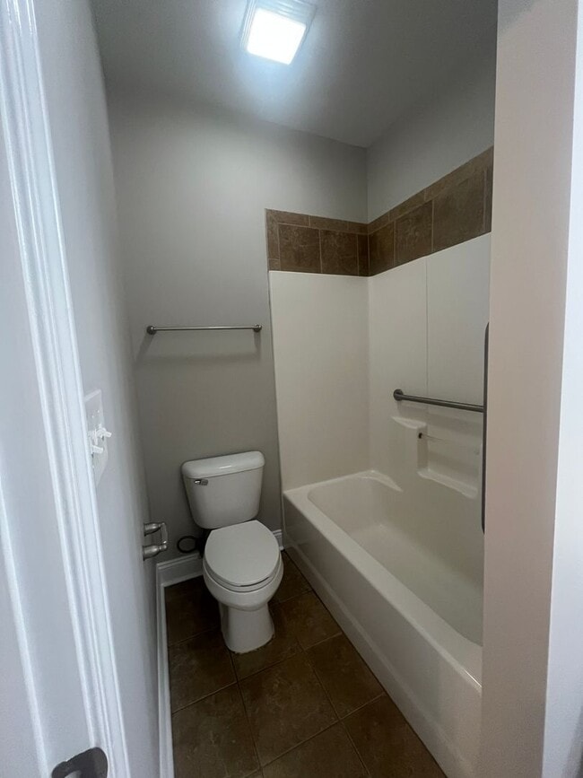 Photo - 128 Bentwood Cir Unit 128 Bentwood