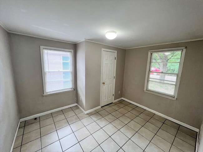 Photo - Spacious 2Bdr, duplex Apt with Garage Half...