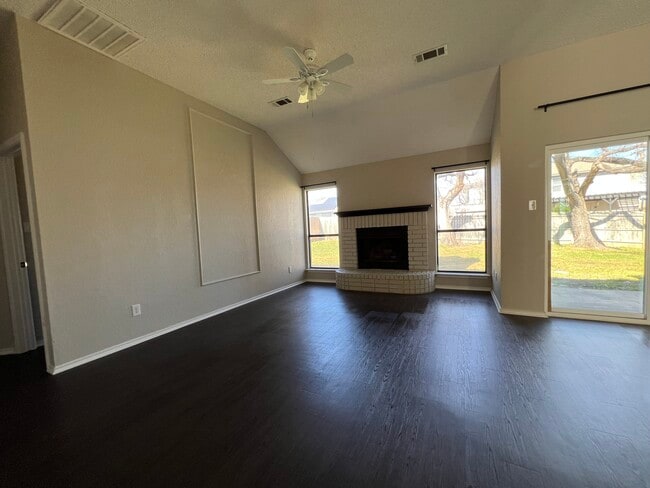 Photo - 2303 Cactus Dr